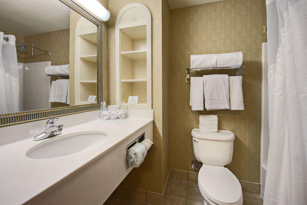 Holiday Express And Dfw-grapevine By Ihg Grapevine