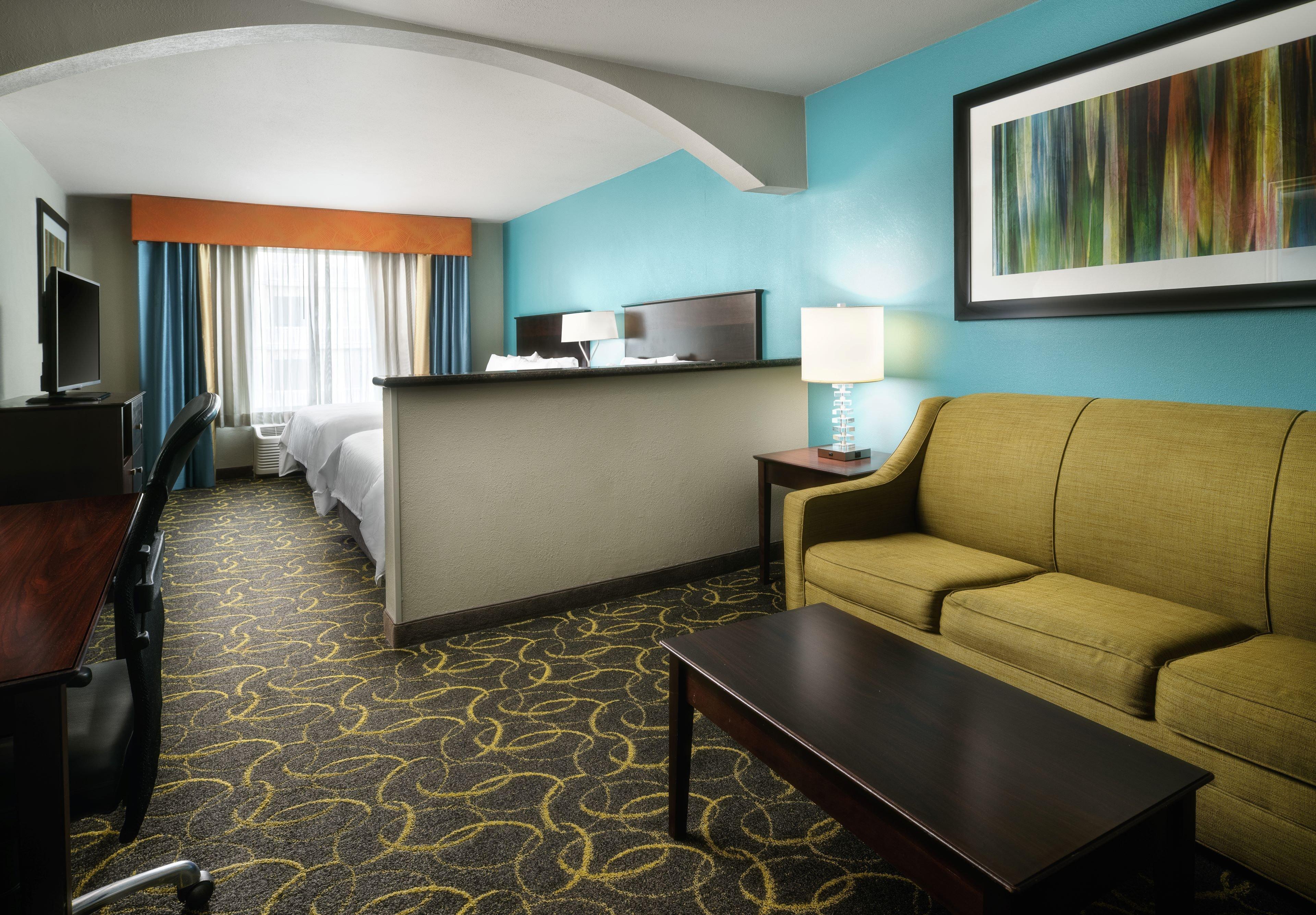 Hotel Holiday Express And Dfw-grapevine By Ihg Grapevine